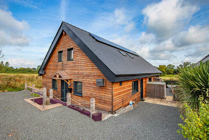 3 Bedroom Detached House To Rent In Brinkworth, SN15