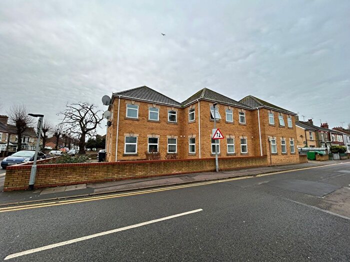 6 Bedroom End Terrace House For Sale In Dogsthorpe Road, Peterborough, PE1