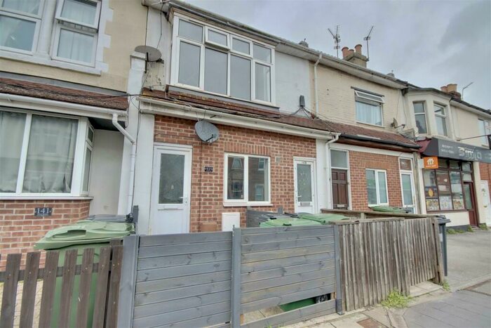 3 Bedroom Flat To Rent In New Road, Portsmouth, PO2