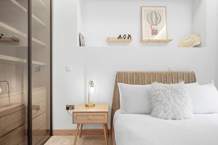 1 Bedroom Flat For Sale In Baker Street, London, W1U