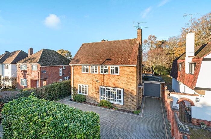 5 Bedroom Detached House For Sale In Prospect Avenue, Farnborough, GU14