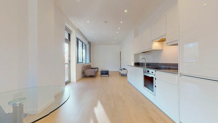 1 Bedroom Flat To Rent In Riverbank Way, Brentford, TW8