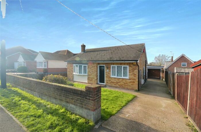 2 Bedroom Detached Bungalow To Rent In Guernsey Gardens, Wickford, Essex, SS11