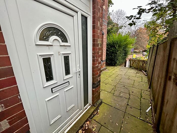 2 Bedroom Flat To Rent In Raleigh Street, Nottingham, NG7