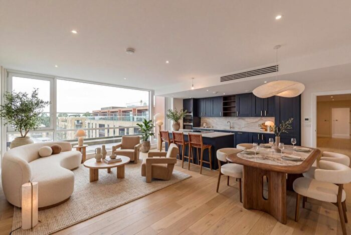 2 Bedroom Apartment For Sale In The Claves, Mill Hill, NW7