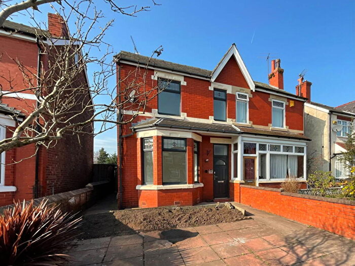 3 Bedroom Semi Detached House For Sale In Wennington Road, Southport, PR9