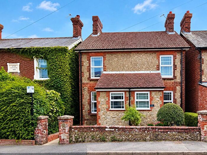 2 Bedroom Semi-Detached House For Sale In Offham Road, West Malling, ME19
