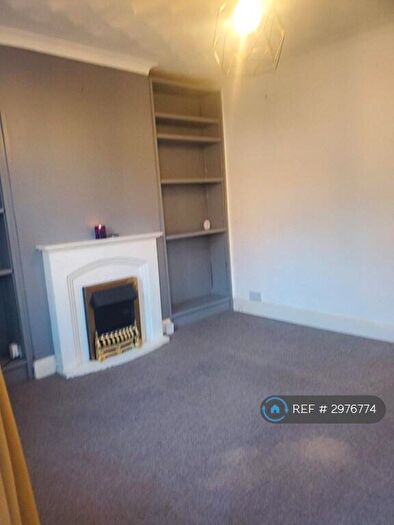 3 Bedroom Terraced House To Rent In York Road, Reading, RG1
