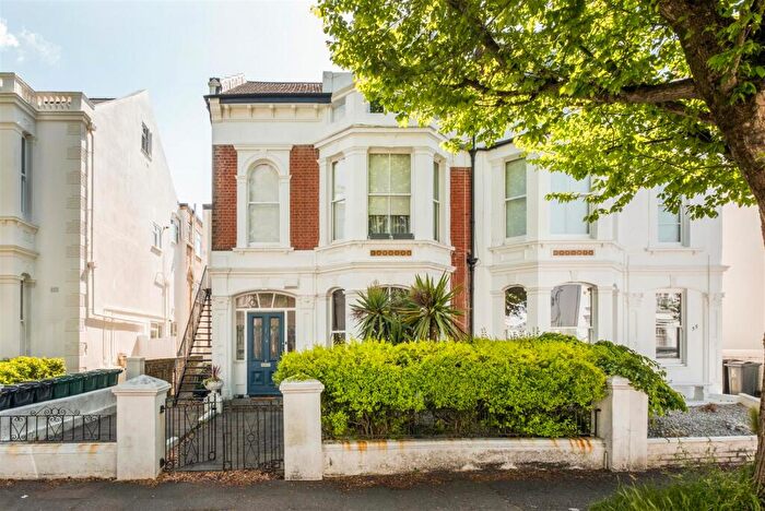 1 Bedroom Apartment For Sale In Westbourne Villas, Hove, BN3
