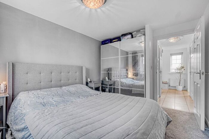2 Bedroom Flat For Sale In New Meadow Close, Shirley, Solihull, B90