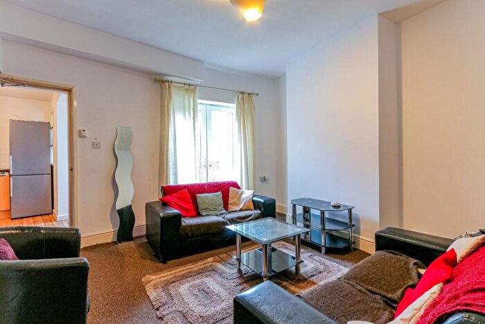 5 Bedroom Private Halls To Rent In Cyfartha Street, Roath, CF24