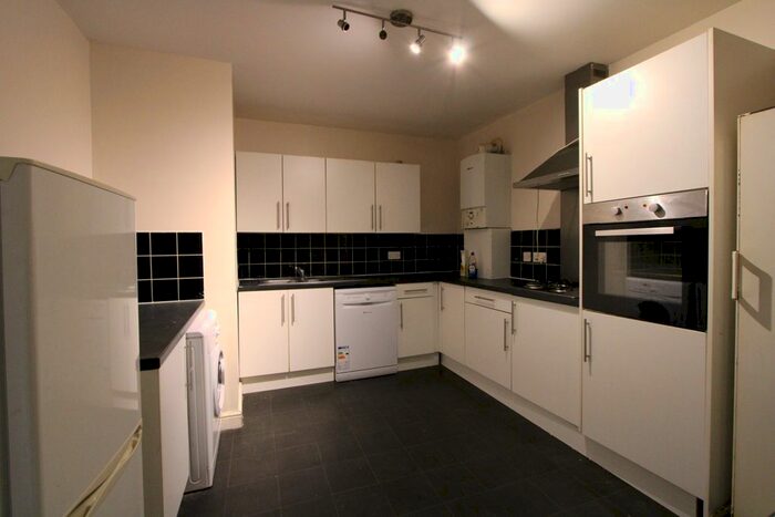 3 Bedroom Flat To Rent In Merton High Street, Wimbledon, London, SW19