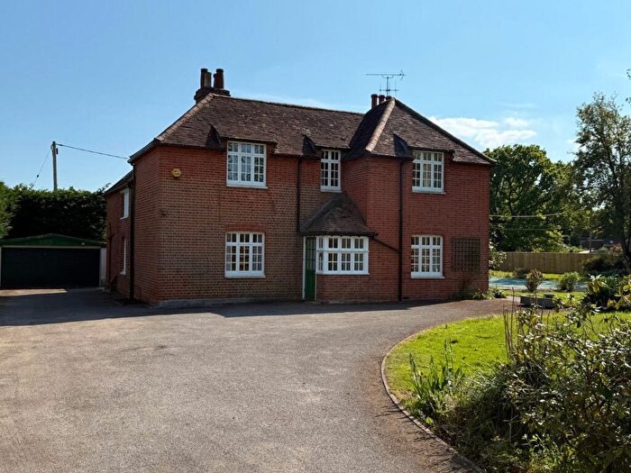 5 Bedroom Farm House To Rent In Forest Road, Wokingham, RG40