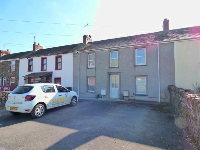 2 Bedroom Property To Rent In Pondside, Johnstown, Carmarthen, SA31