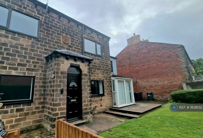 3 Bedroom Detached House To Rent In Park Avenue, Barnsley, S70