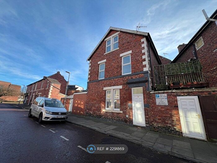 4 Bedroom Semi-Detached House To Rent In Westfield Terrace, Gateshead, NE8