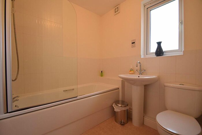 2 Bedroom Flat To Rent In Chorlton Road, Hulme, Manchester, Manchester, M15