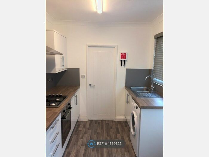 3 Bedroom Terraced House To Rent In Talbot Road, Southsea, PO4