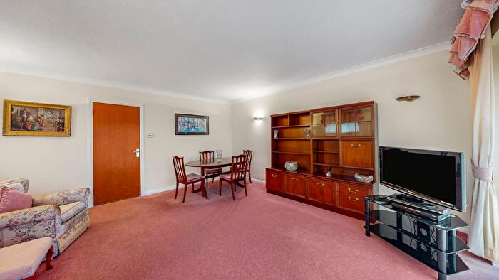 2 Bedroom Flat For Sale In London Road, Stanmore, HA7