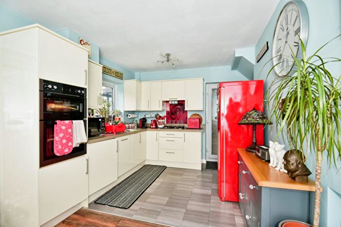 2 Bedroom Semi-Detached House For Sale In Leeward Road, Rochester, Kent, ME1