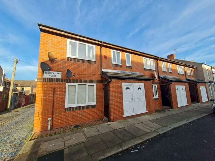 2 Bedroom Flat To Rent In Westmoreland Cout, North Road - Darlington, DL3