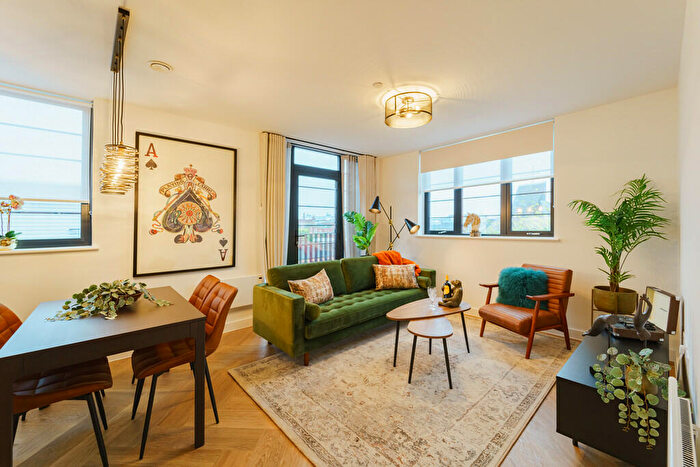 2 Bedroom Apartment To Rent In Lockside House, Scotland Street, B1