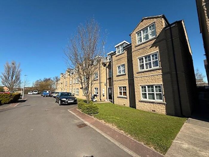 2 Bedroom Flat For Sale In Woolcombers Way, Bradford, BD4