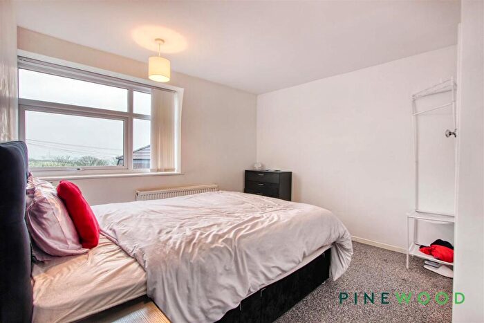 3 Bedroom End Of Terrace House For Sale In Harvey Road, Chesterfield, Derbyshire, S41
