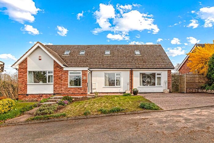 3 Bedroom Detached House For Sale In Hermitage Close, Oadby, Leicester, LE2