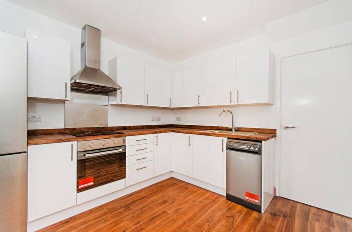 2 Bedroom Flat To Rent In Bridge Street, Pinner, HA5