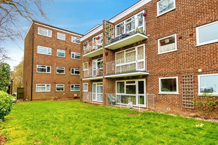 1 Bedroom Flat For Sale In Hulse Road, Southampton, SO15