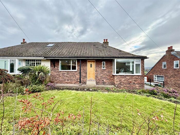 3 Bedroom Semi-Detached Bungalow For Sale In Penryn Avenue, Kirkheaton, Huddersfield, HD5