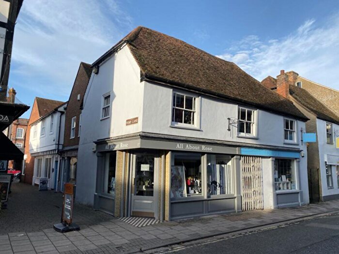 2 Bedroom Flat To Rent In Pump Lane, Thame, OX9