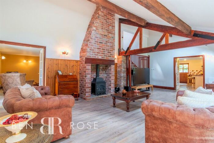 4 Bedroom Detached House For Sale In Ulnes Walton Lane, Leyland, PR26