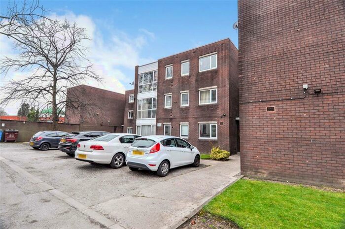 1 Bedroom Apartment To Rent In Conyngham Road, Manchester, M14