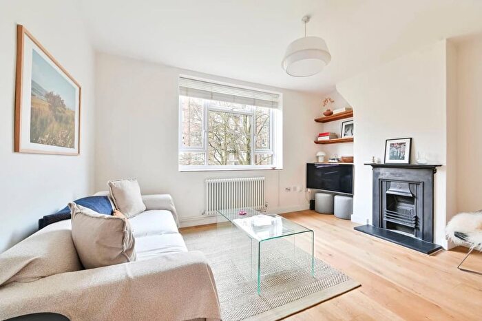 2 Bedroom Flat To Rent In Flat Cosgrove House, Whiston Road, London, Uk, London, E2