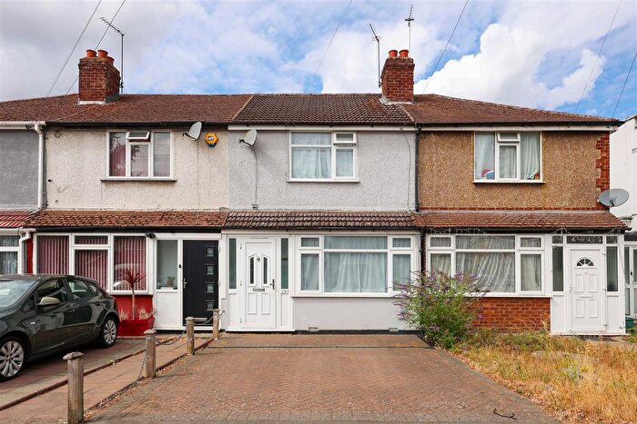 2 Bedroom Terraced House For Sale In Lansbury Drive, Hayes, UB4