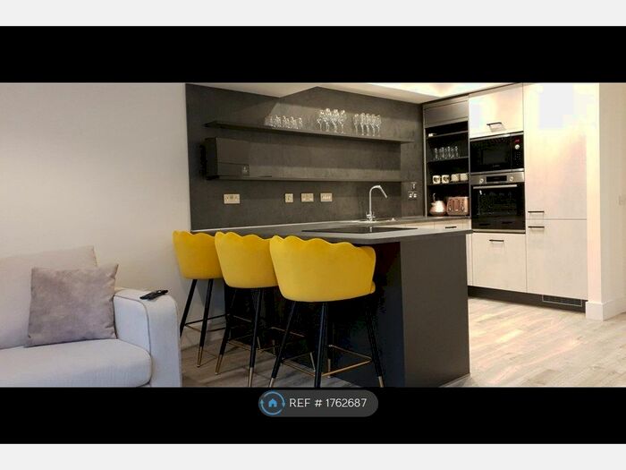 3 Bedroom Terraced House To Rent In Festival Court, Glasgow, G51