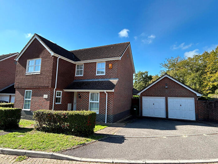 4 Bedroom Detached House For Sale In Mallow Close, Broadstone, Dorset, BH18