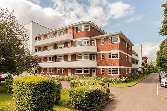 2 Bedroom Flat To Rent In Hartington Road, Chiswick, W4