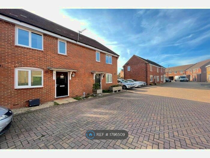 3 Bedroom Terraced House To Rent In Eddleston Road, Swindon, SN1