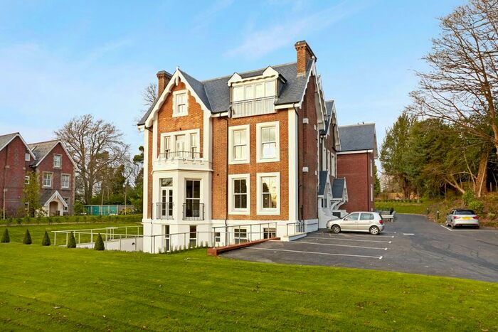 3 Bedroom Flat To Rent In Calverley Park Gardens, Tunbridge Wells, TN1