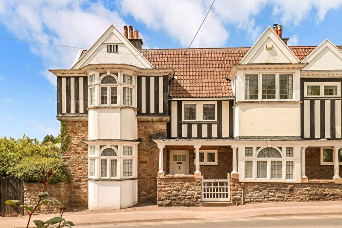 3 Bedroom Semi-Detached House For Sale In Farleigh Road, Backwell, BS48