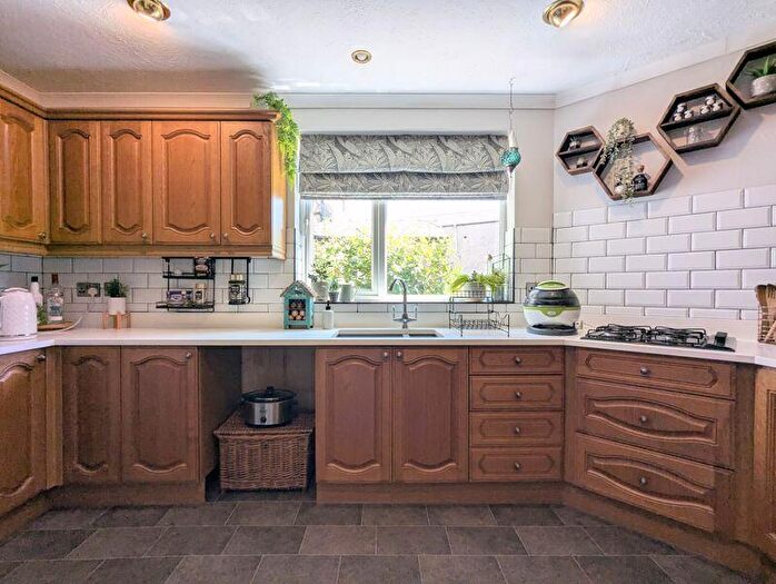 4 Bedroom Semi-Detached House To Rent In Golf Open - Manchester Road, Southport - Sleeps, PR9
