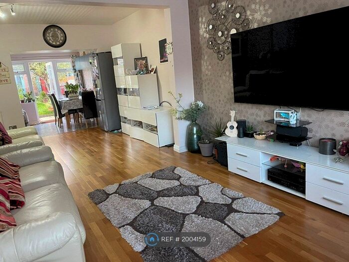 4 Bedroom Terraced House To Rent In Torcross Road, Ruislip, HA4