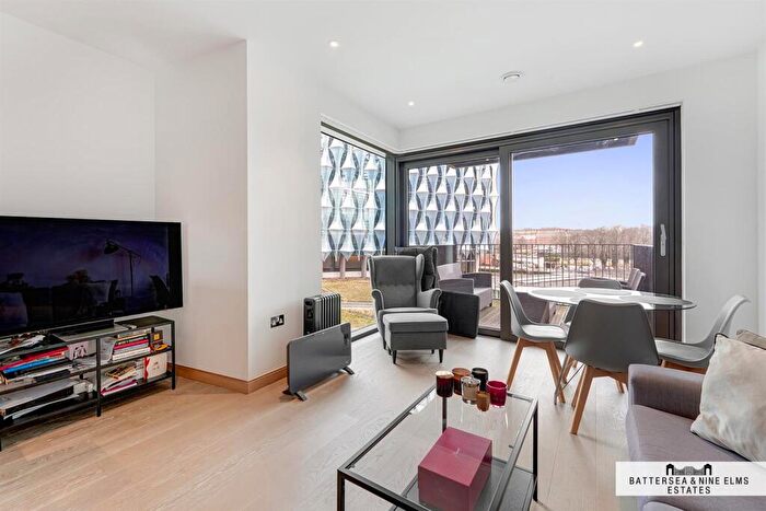 1 Bedroom Apartment To Rent In Legacy Building, Embassy Gardens, SW11