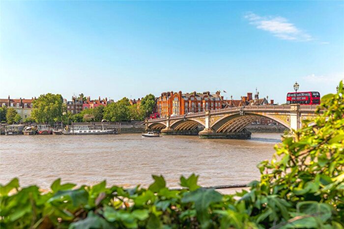 3 Bedroom Flat For Sale In Paveley Drive, London, SW11