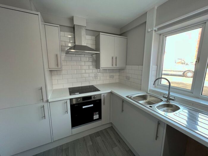 3 Bedroom Semi-Detached House To Rent In Ashdown Place, Doncaster, DN5