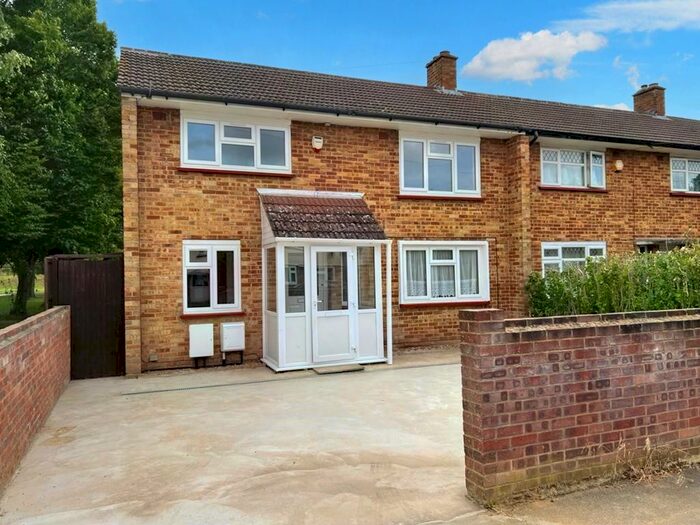 4 Bedroom End Of Terrace House To Rent In Great Benty, West Drayton, UB7