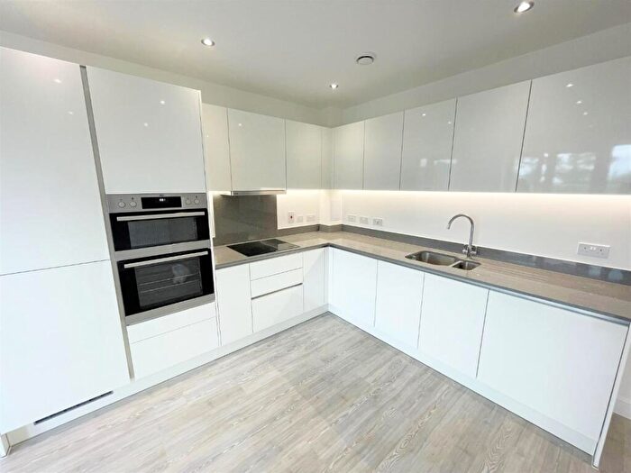 1 Bedroom Apartment To Rent In Henry Darlot Drive, Mill Hill, NW7